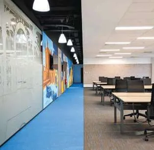Espace de circulation des bureaux Booking.com à Casablanca