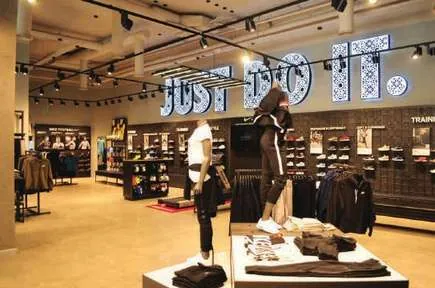 Intérieur de la boutique Nike / Urban Jungle à Casablanca